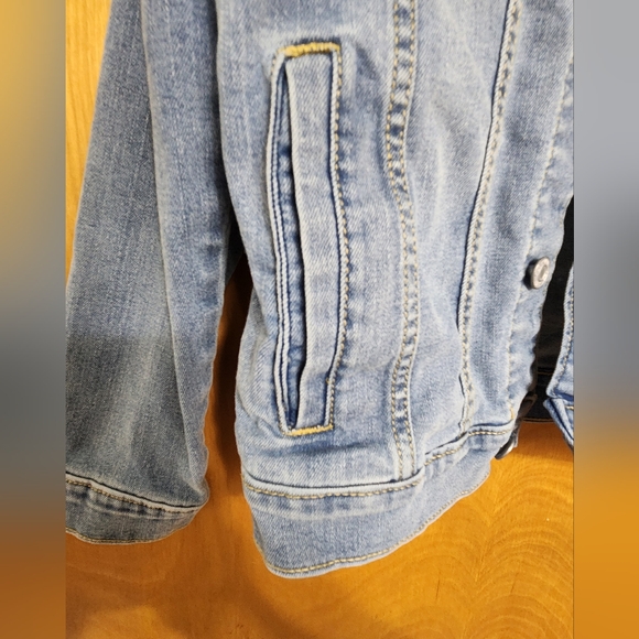 Boys Old Navy Jean Jacket with Faux Hoodie hood Large - Picture 4 of 6